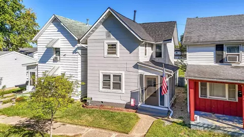 216 E Mill St, Circleville, OH 43113 photo 4