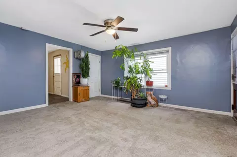 216 E Mill St, Circleville, OH 43113 photo 9