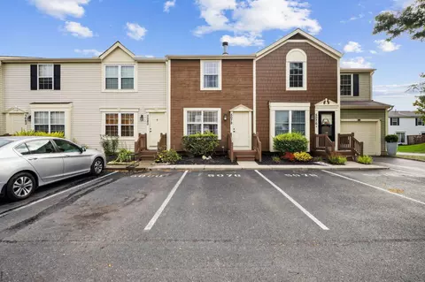5078 Stoneybrook Blvd #2E, Hilliard, OH 43026