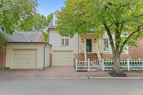4853 Etrick Dr #24, Columbus, OH 43220