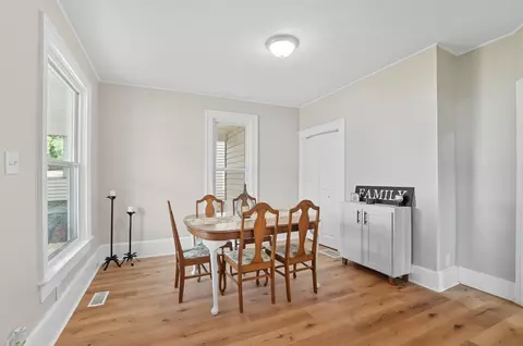 Dining - 224 Glenn Ave, Springfield, OH 45505 photo 2 of 2