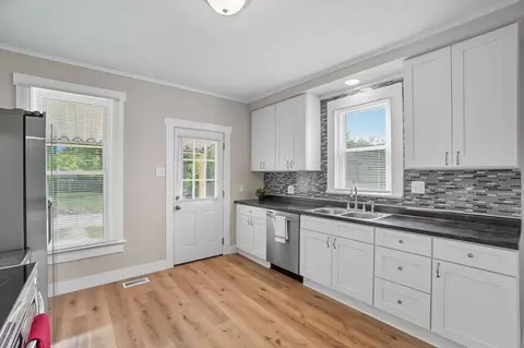 Kitchen - 224 Glenn Ave, Springfield, OH 45505 photo 1 of 3