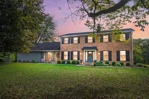 1655 Holton Rd, Grove City, OH 43123