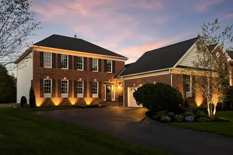 7072 Maynard Pl E, New Albany, OH 43054