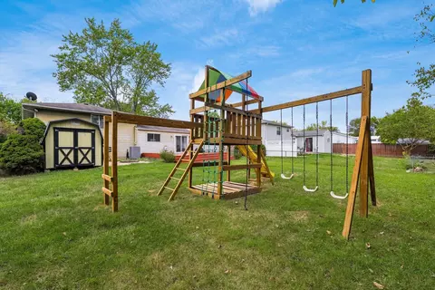 Exterior - 712 Maclam Dr, Columbus, OH 43204 photo 3 of 5