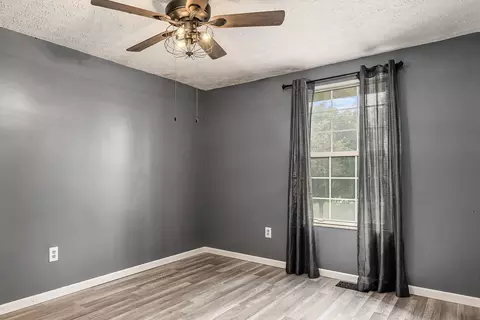 Bedroom - 712 Maclam Dr, Columbus, OH 43204 photo 5 of 6