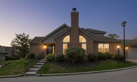 911 White Willow Ln, Columbus, OH 43235