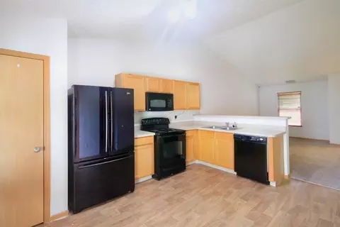 2193 Rustic Ledge Dr, Columbus, OH 43219 photo 4