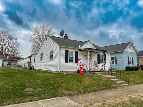 1023 S Hinde St, Washington Court House, OH 43160