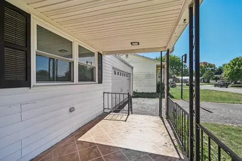 456 Edwards Rd, Circleville, OH 43113 photo 2