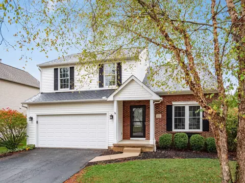 1085 Village Dr, Marysville, OH 43040