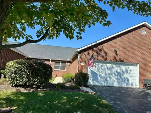 213 Hanover Ct, Delaware, OH 43015