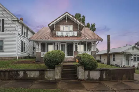 64 S Main St, Fredericktown, OH 43019