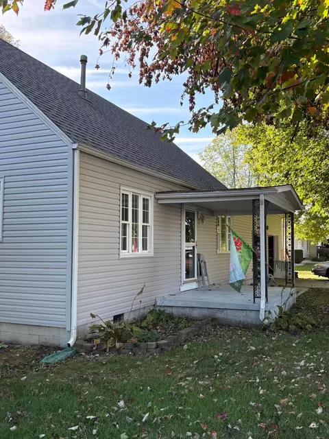 107 Wooster St, Hebron, OH 43025