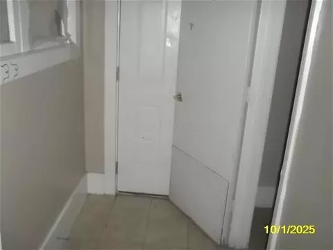 Entry Way - 955 Avondale Ave, Springfield, OH 45503 photo 1 of 2