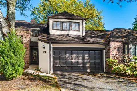 210 Saint Antoine Dr #25D, Worthington, OH 43085