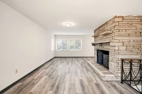 Living - 879 E 4th Ave, Columbus, OH 43201 photo 4 of 7