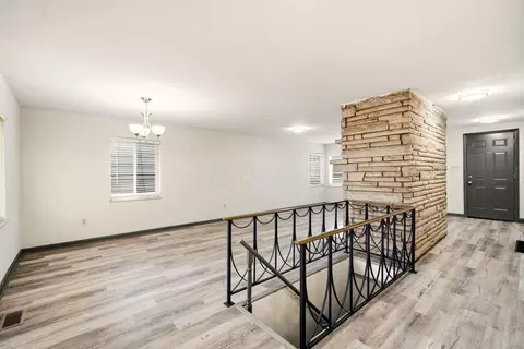 Living - 879 E 4th Ave, Columbus, OH 43201 photo 6 of 7
