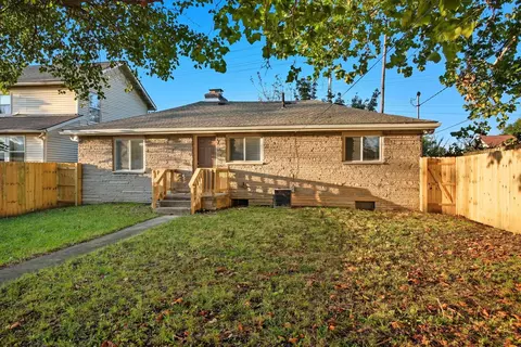 Exterior - 879 E 4th Ave, Columbus, OH 43201 photo 5 of 10