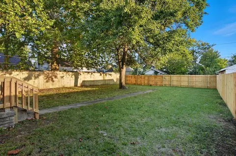 Exterior - 879 E 4th Ave, Columbus, OH 43201 photo 7 of 10