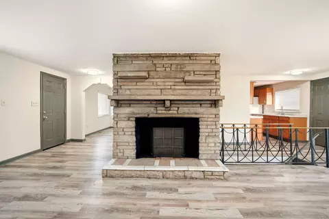 Living - 879 E 4th Ave, Columbus, OH 43201 photo 2 of 7