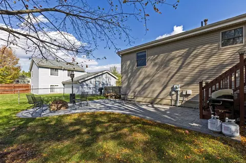 Exterior - 4017 Declaration Dr, Columbus, OH 43230 photo 5 of 8