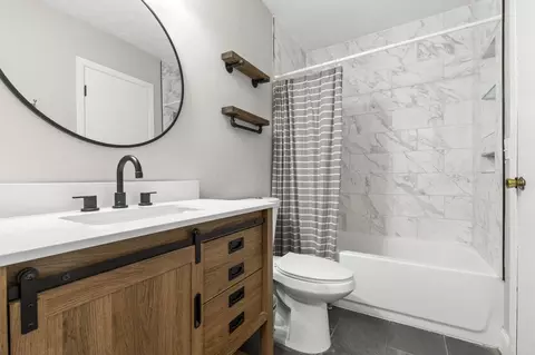 Bath - 4017 Declaration Dr, Columbus, OH 43230 photo 1 of 2