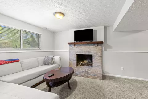 Living - 4017 Declaration Dr, Columbus, OH 43230 photo 1 of 2