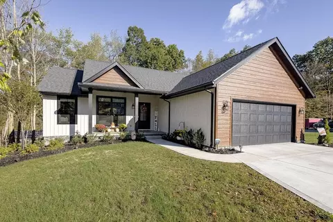 353 Valleybrook Cir, Howard, OH 43028