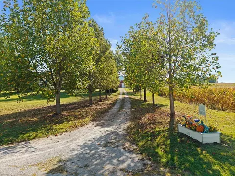 643 Brickel Rd, Jamestown, OH 45335 photo 4
