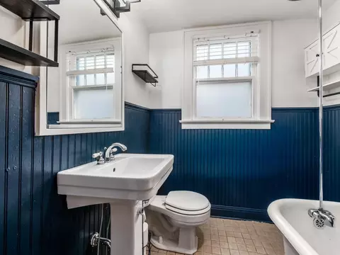 Bath - 63 E Pacemont Rd, Columbus, OH 43202 photo 1 of 3