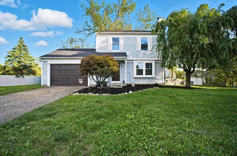 8266 Waco Ln, Powell, OH 43065
