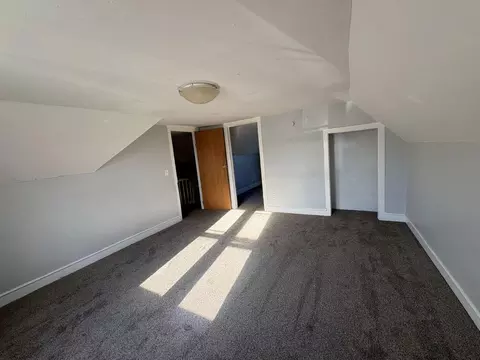 Bedroom - 92 S 3rd St, Newark, OH 43055 photo 5 of 7