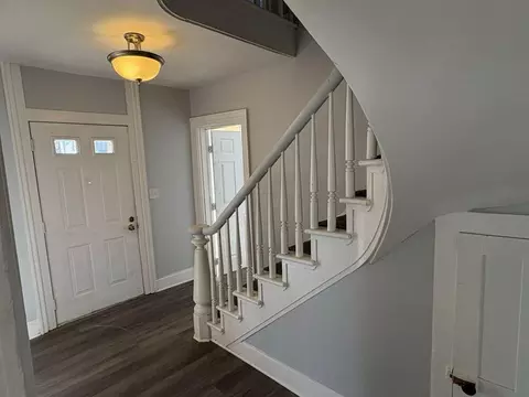 Entry Way - 92 S 3rd St, Newark, OH 43055 photo 1 of 3