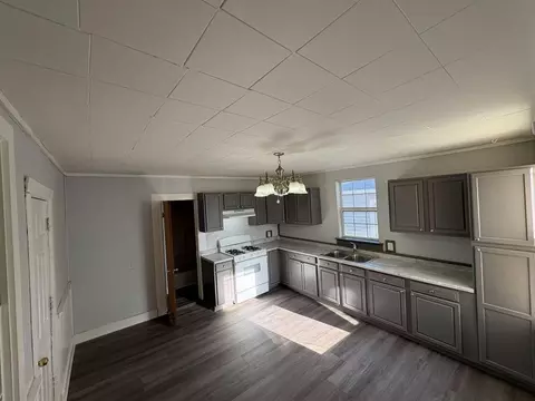 Kitchen - 92 S 3rd St, Newark, OH 43055 photo 2 of 2