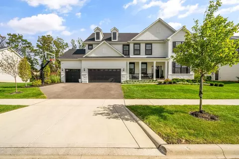 8160 Smiths Cir, Powell, OH 43065