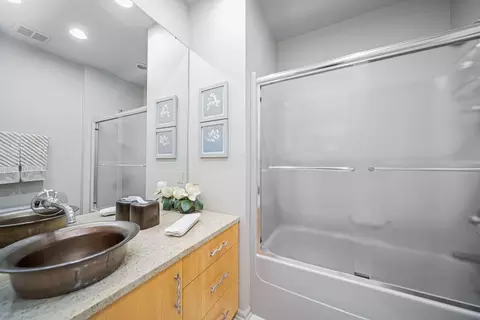 Bath - 6516 Zane Trail Rd, Circleville, OH 43113 photo 5 of 6