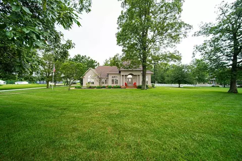 Exterior - 6516 Zane Trail Rd, Circleville, OH 43113 photo 17 of 26