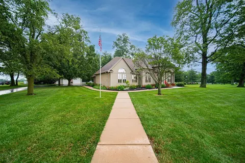 Exterior - 6516 Zane Trail Rd, Circleville, OH 43113 photo 5 of 26