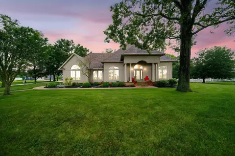 6516 Zane Trail Rd, Circleville, OH 43113