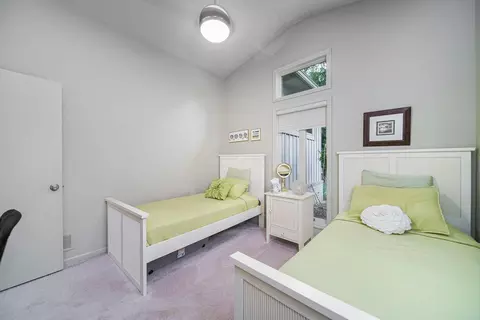 Bedroom - 6516 Zane Trail Rd, Circleville, OH 43113 photo 8 of 9