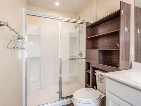 Bath - 218 Golden Gate Ave, Springfield, OH 45505 photo 5 of 5