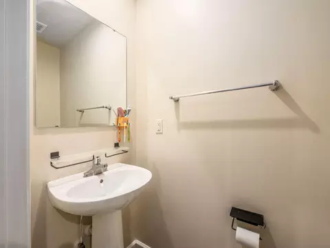 Bath - 218 Golden Gate Ave, Springfield, OH 45505 photo 1 of 5