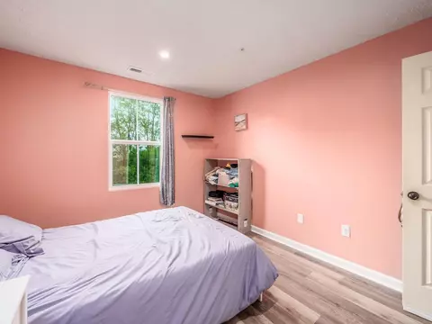 Bedroom - 218 Golden Gate Ave, Springfield, OH 45505 photo 2 of 10