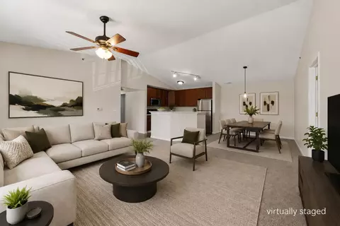 789 Hidden Springs Dr, Lewis Center, OH 43035