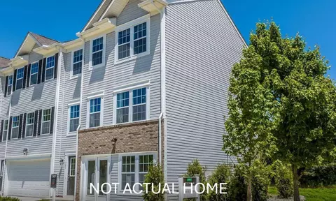 3242 Mackinac Dr, Columbus, OH 43207