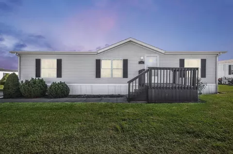 1100 Thornwood Dr #94, Heath, OH 43056