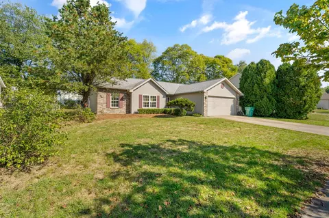548 Wildflower Dr, Newark, OH 43055