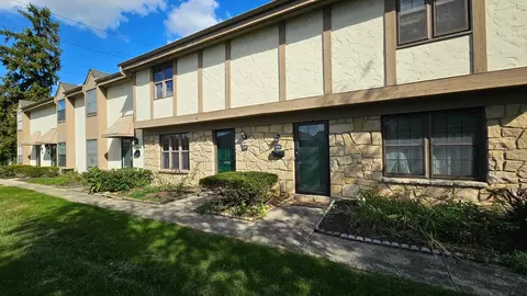 117 Stornoway Dr E, Columbus, OH 43213