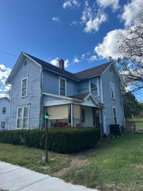 106 W Race St, Mechanicsburg, OH 43044